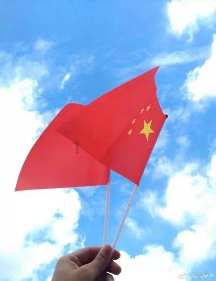 在江湖里骑摩托车想一想就觉得不可思议